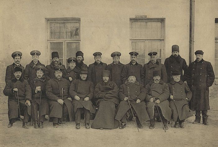 Преподавательская корпорация Тульской семинарии. П.И. Малицкий – сидит второй справа