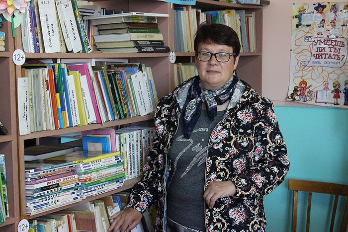 Библиотекарь села Аныб Валентина Главатских
