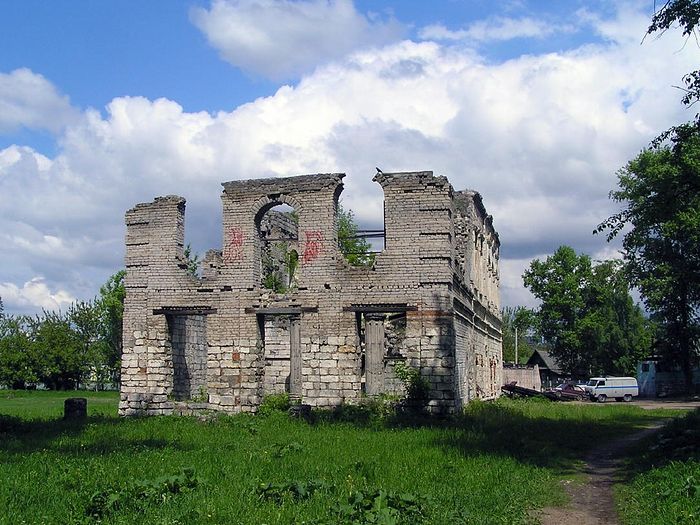 Развалины Вознесенской церкви, Старицы