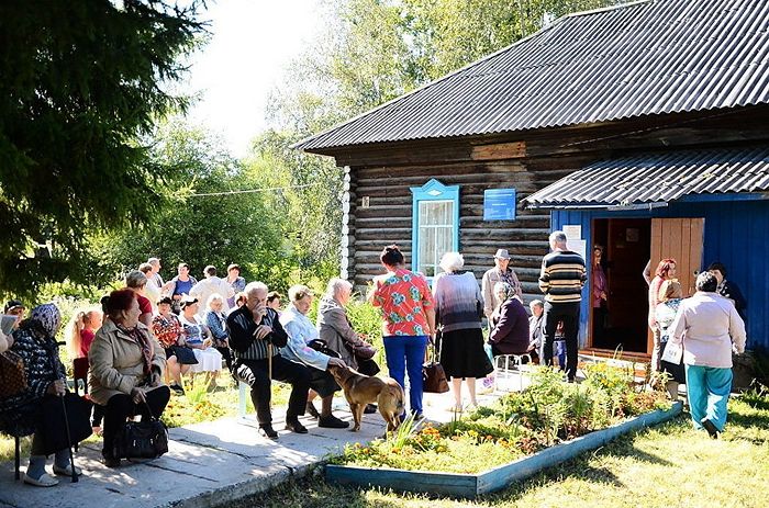 Фельдшерско-акушерский пункт села Карасево. Фото : Алексей Михеев 