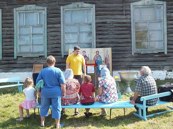 Огласительная беседа перед таинством Крещения. Фото : Алексей Михеев 