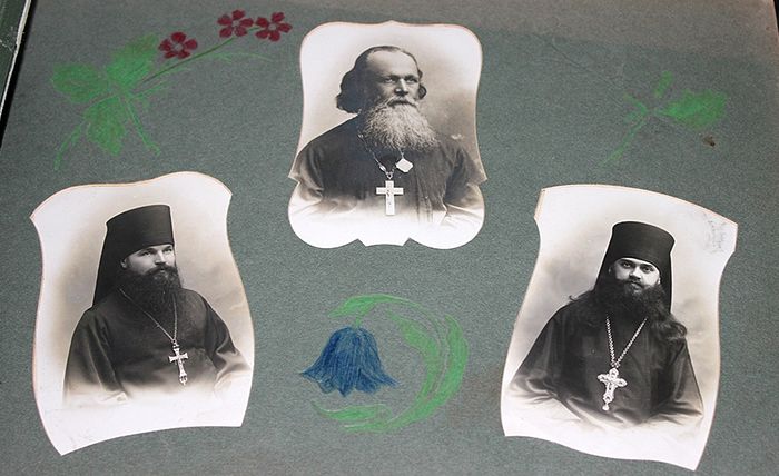 Страница из альбома Вифанской Духовной семинарии выпуска 1913 года с фото Владыки Германа (Ряшенцева)