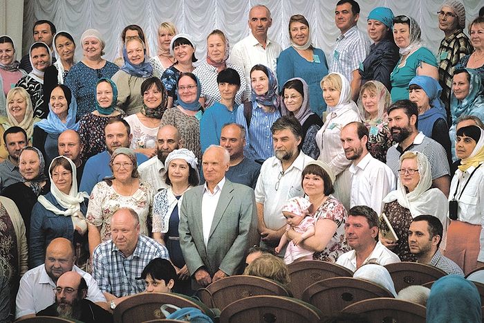 Алексей Ильич Осипов с преподавателями и слушателями ЦДО МДА