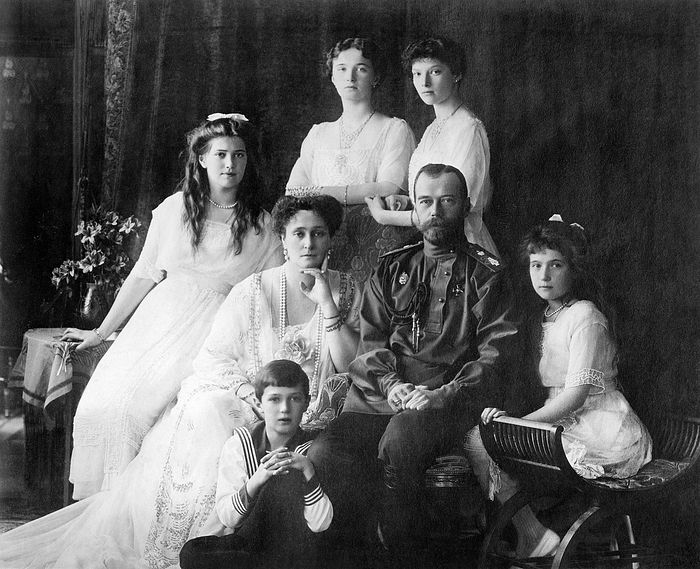 Государь Николай II с семьей