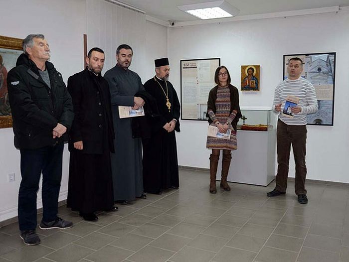 Приједор - отворена изложба "130 година цркве Светих апостола Петра и Павла". Фото: СРНА