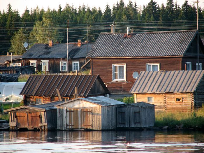 Свирские дома. Фотография Натальи Жернаковой.