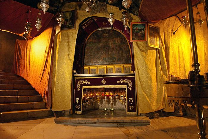 The Altar of the Nativity of Christ and the Grotto of Nativity. Photo: astrosurf.com