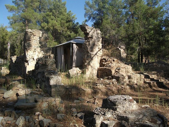 Ruins of the Gialia Georgian Monastery on Cyprus. Photo: staticflickr.com
