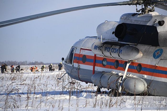 Вертолет МЧС России на месте крушения Ан-148. Фото: РИА Новости / Илья Питалев
