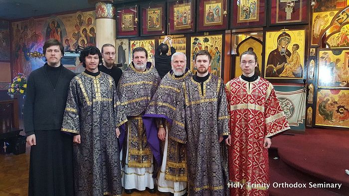 Ежегодное посещение прихода в Ири семинаристами СТДС, изучающими историю Русской Церкви, стало доброй традицией