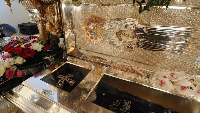 St. Matrona's relics at Pokrov Monastery, where they now lay. Photo: newstracker.ru