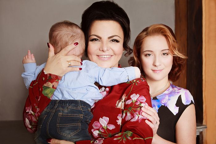 Елена Леонидовна Николаева с сыном Левушкой и старшей дочерью