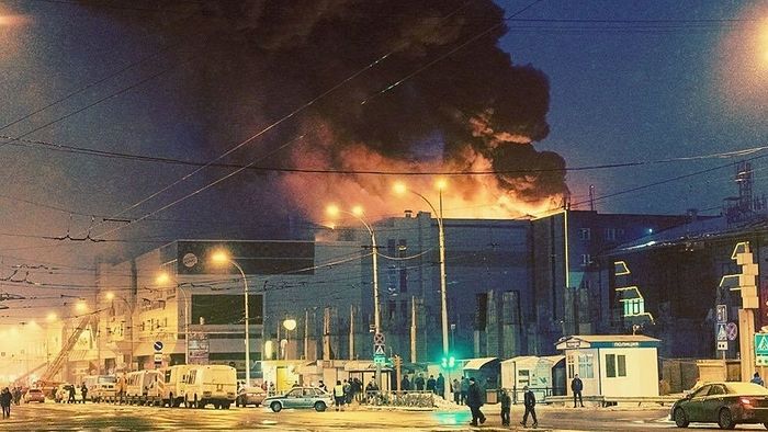 Кемерово. Пожар в торговом центре «Зимняя вишня»