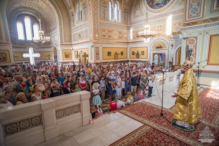 Митрополит Псковский Тихон совершил богослужение в Свято-Владимирском соборе Херсонеса Таврического
