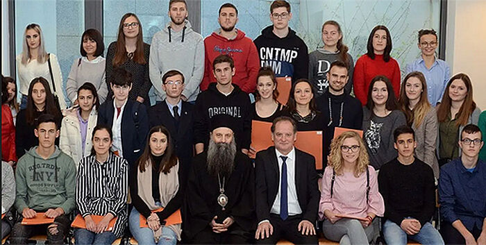 Патриарх Порфирий обеспечил стипендии сербским студентам из Хорватии