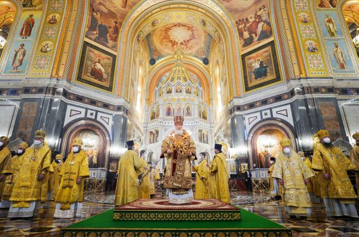 В день памяти благоверного князя Александра Невского Предстоятель Русской Церкви совершил Литургию в Храме Христа Спасителя