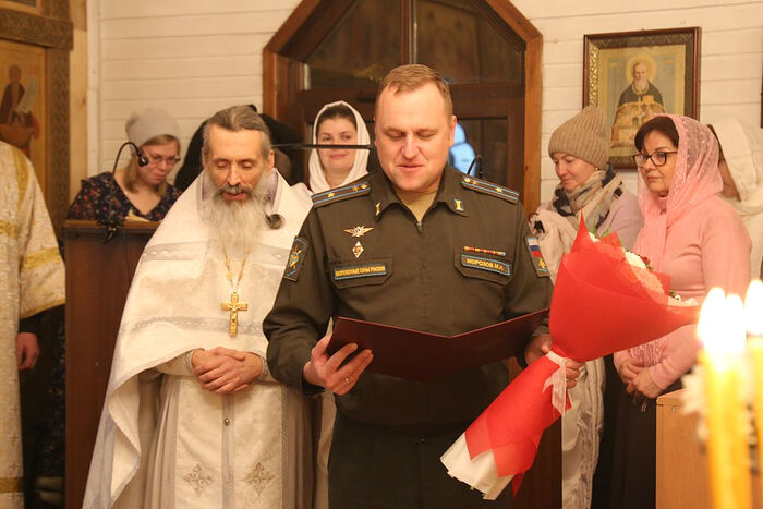Начальник космодрома Плесецк поздравил прихожан Михаило-Архангельского собора