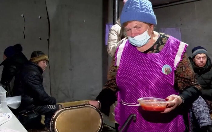 «Походная кухня» в Абакане приготовила за зиму 3700 обедов для бездомных