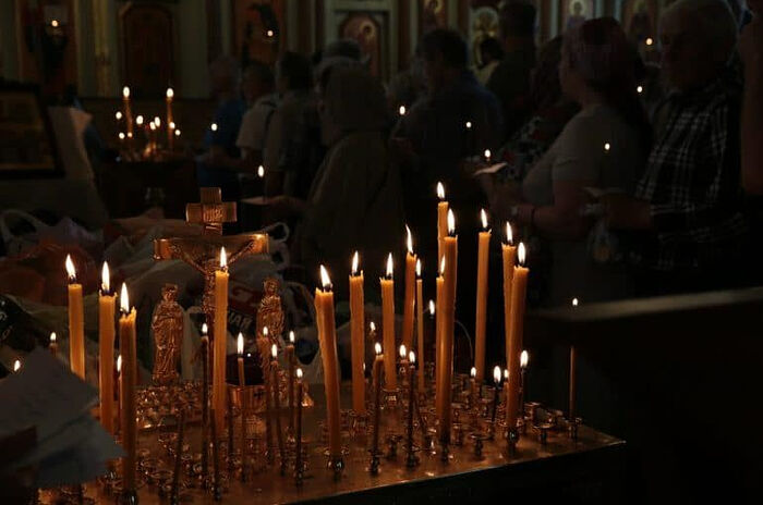 В храмах Москвы и области прошли первые заупокойные богослужения о жертвах теракта в «Крокус сити холле»