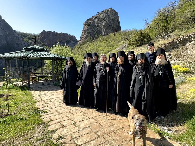 Митрополит Тихон посетил Кизилташский Свято-Стефано-Сурожский мужской монастырь