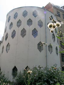 Особняк архитектора К. Мельникова.
