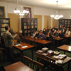 Константин Поваров читает лекцию студентам Сретенской Духовной Семинарии.