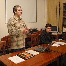 Константин Поваров с ведущим встречи, студентом Сретенской духовной семинарии Иваном Пиковским