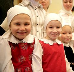 Воспитанники православного московского Свято-Димитриевского детского дома