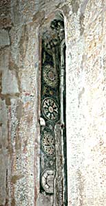 2. Орнамент в откосе алтарного окна Спасского собора. 1427-1428 гг.