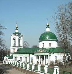 Храм во имя Троицы Живоначальной на Воробьёвых горах