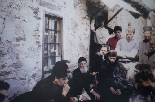 Старец Паисий Святогорец с паломниками на Афоне