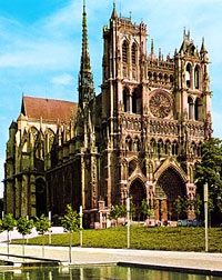 Кафедральный собор Пресвятой Богородицы г. Амьена (Notre Dame d'Amiens). Фотография: S.P.A.D.E.M. – Editions d'art Yvon