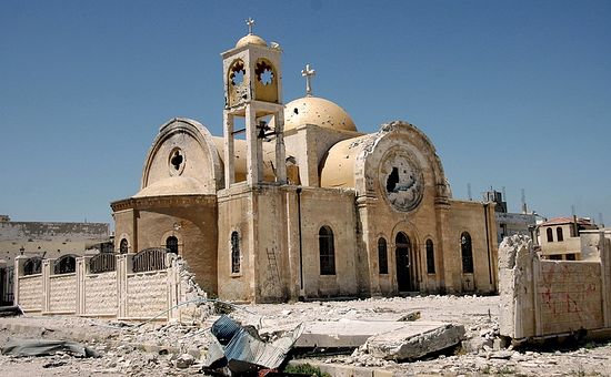 Поврежденный храм в Сирии.