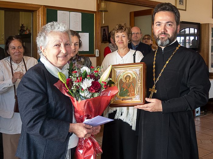 Протоиерей Даниил Луговой и прихожане Сергиевского храма поздравляют Ангелину Давтян с 70-летним юбилеем (20 августа 2016 года)
