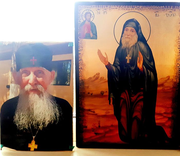 Фотография старца Ефрема и икона преподобного Гавриила